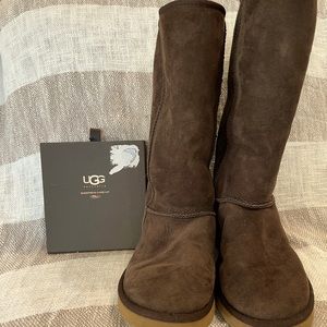 UGG Boots Tall Chocolate Brown Sz 9 w/ care kit